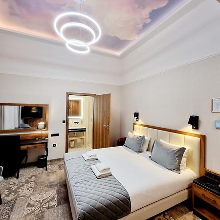 Sky Hotel Krakow Bagian luar foto