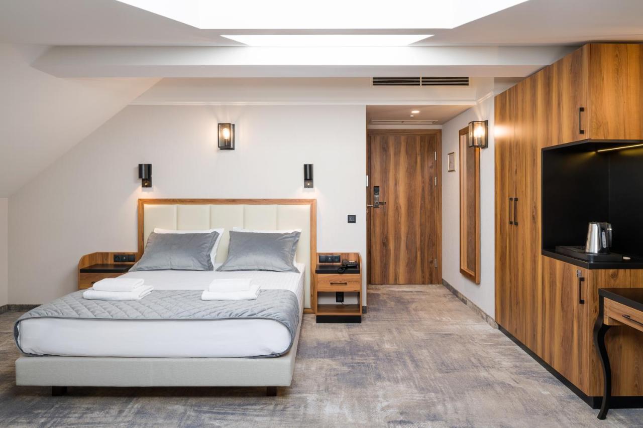 Sky Hotel Krakow Bagian luar foto