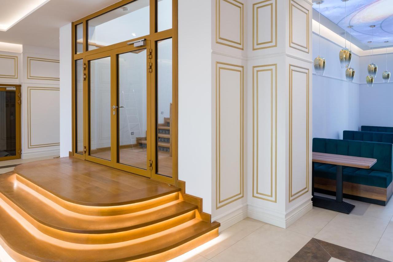 Sky Hotel Krakow Bagian luar foto