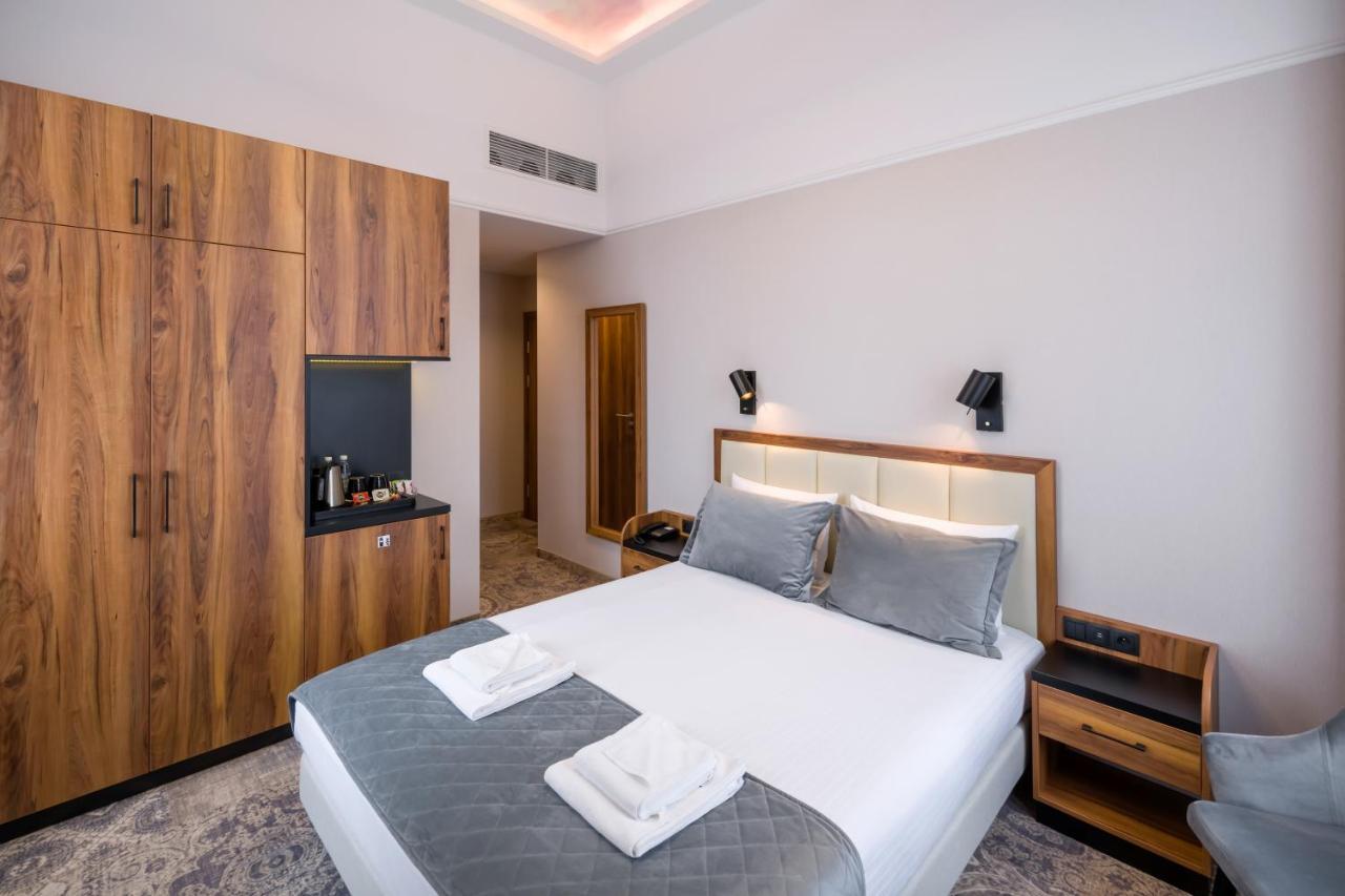 Sky Hotel Krakow Bagian luar foto