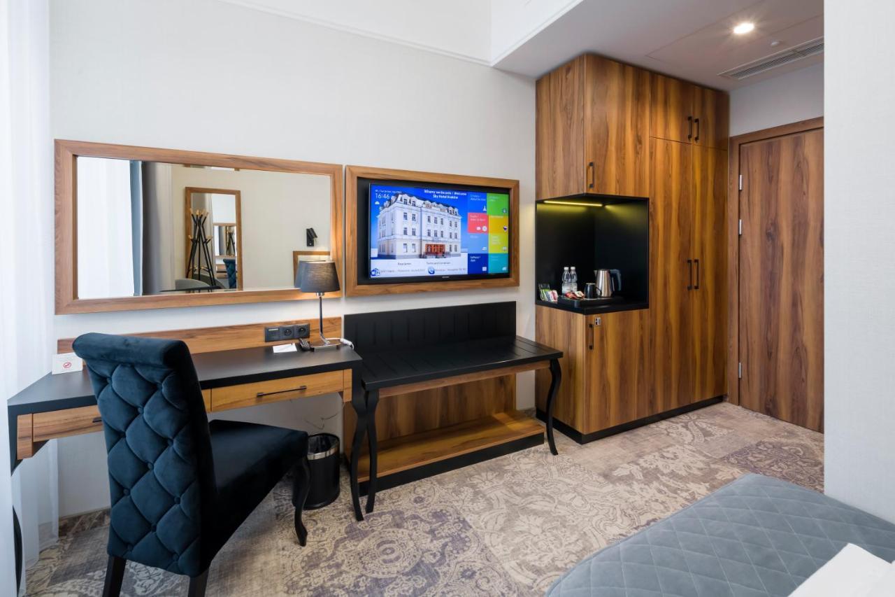 Sky Hotel Krakow Bagian luar foto