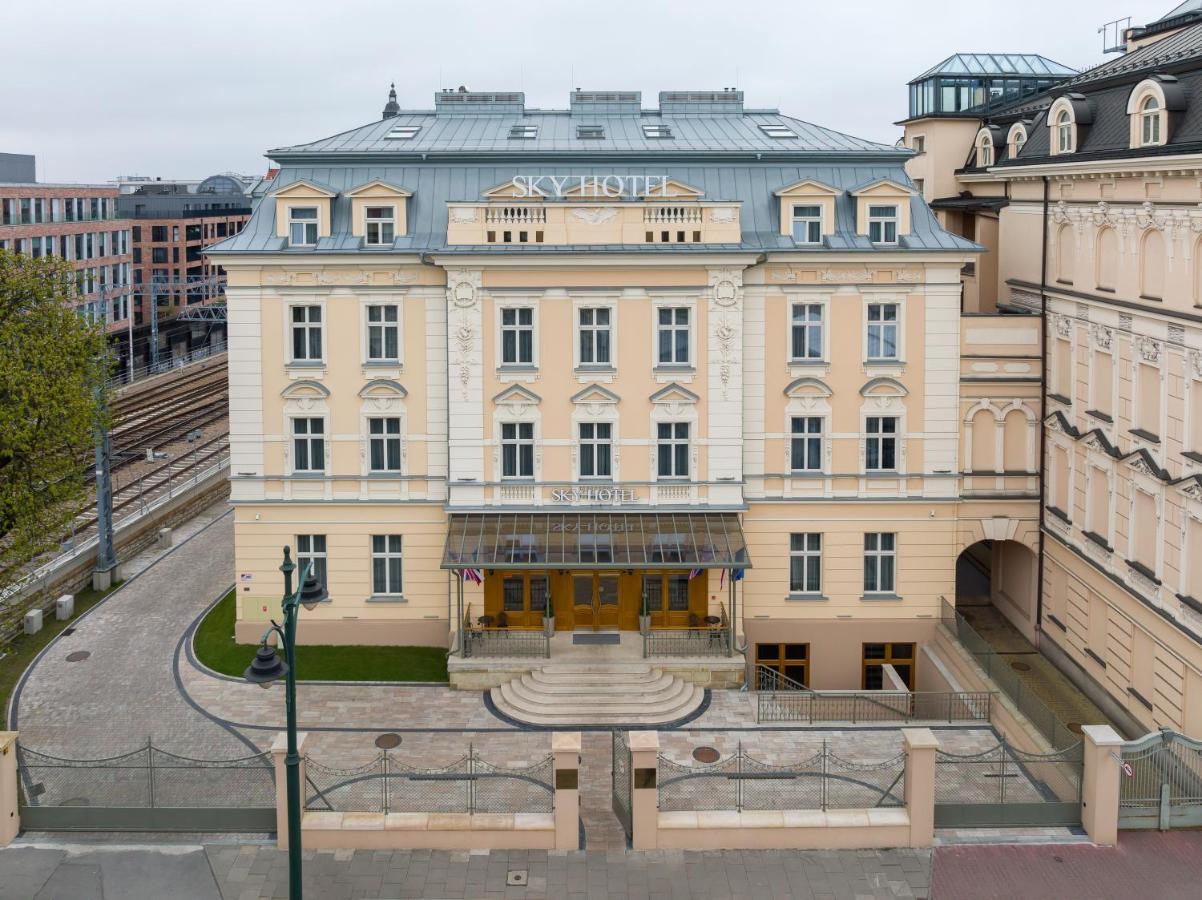 Sky Hotel Krakow Bagian luar foto
