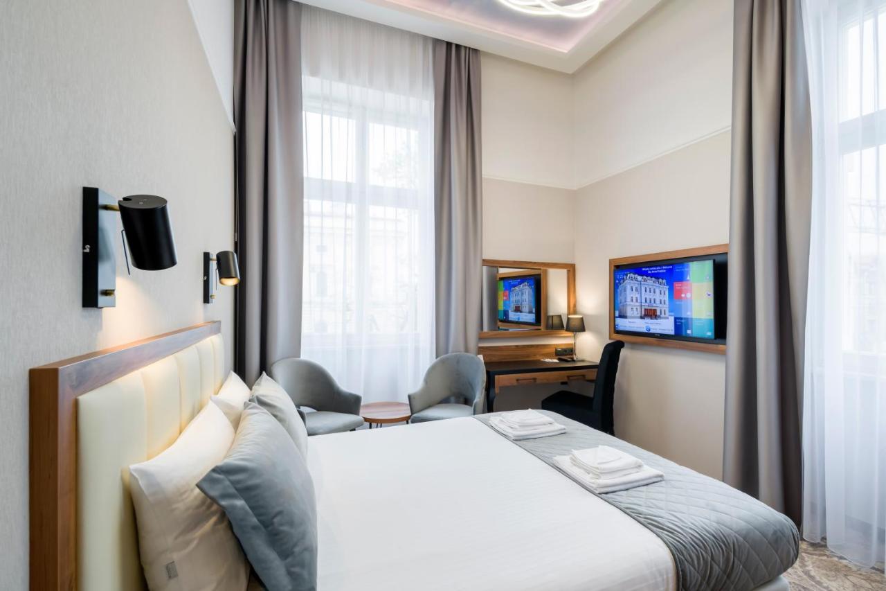 Sky Hotel Krakow Bagian luar foto