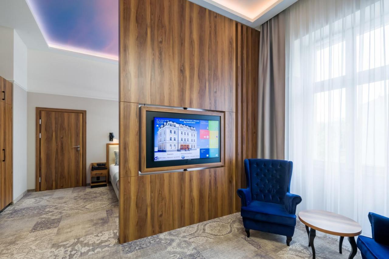 Sky Hotel Krakow Bagian luar foto
