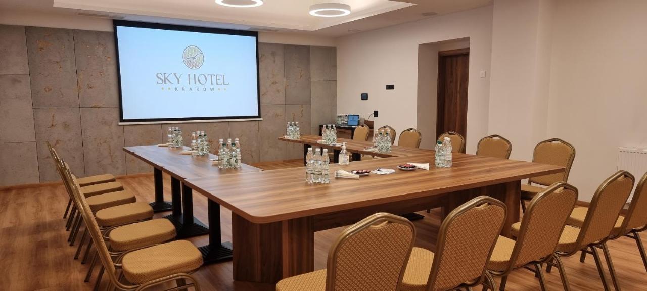 Sky Hotel Krakow Bagian luar foto