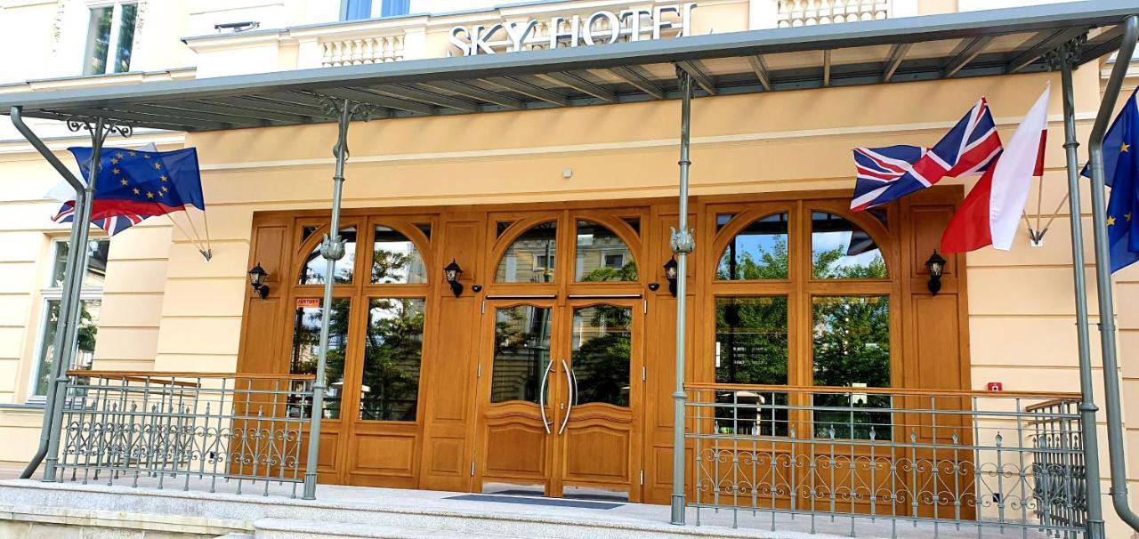 Sky Hotel Krakow Bagian luar foto