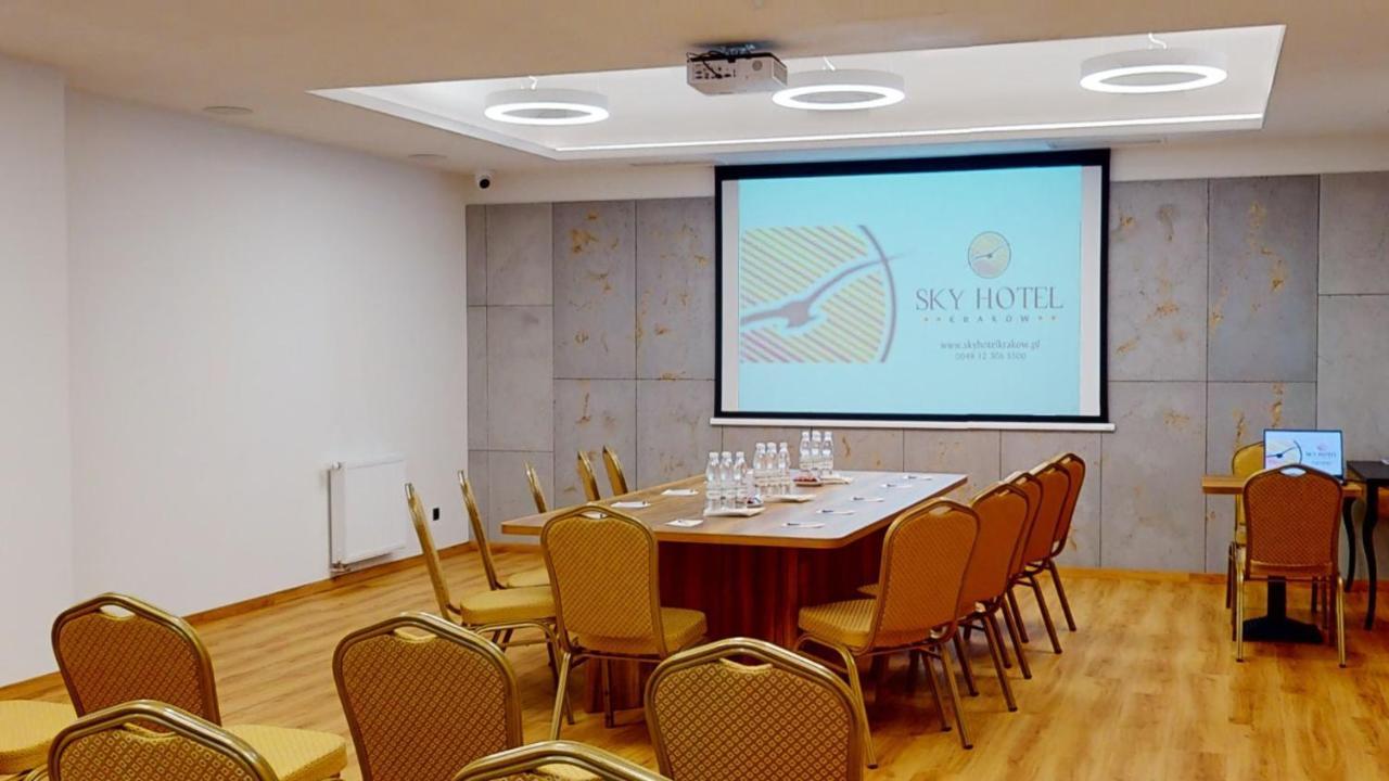 Sky Hotel Krakow Bagian luar foto
