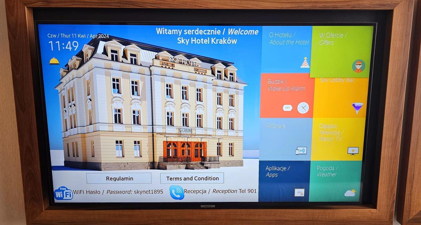 Sky Hotel Krakow Bagian luar foto