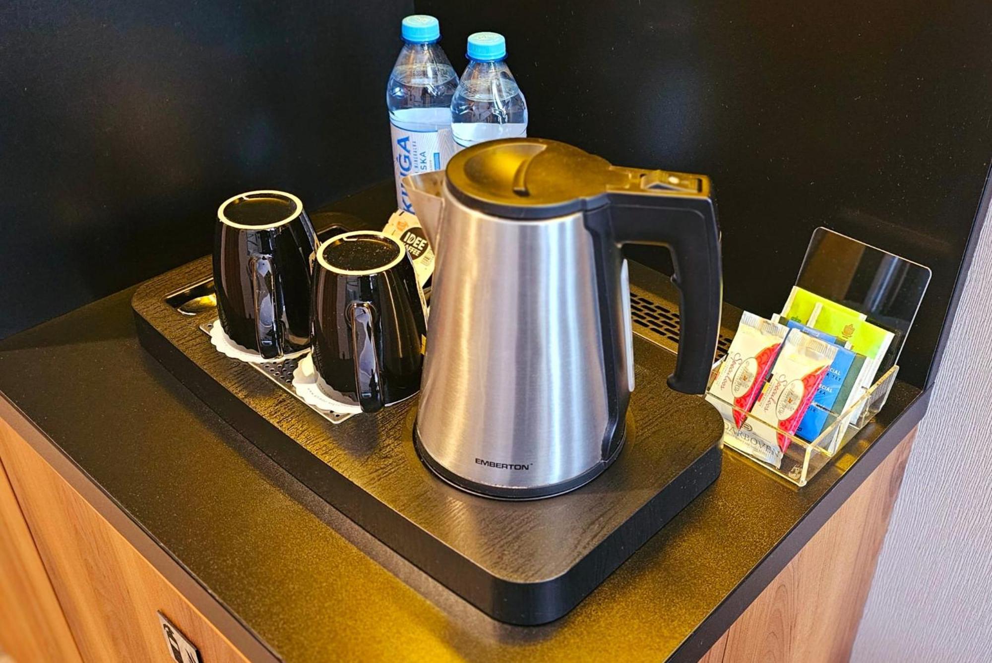 Sky Hotel Krakow Bagian luar foto